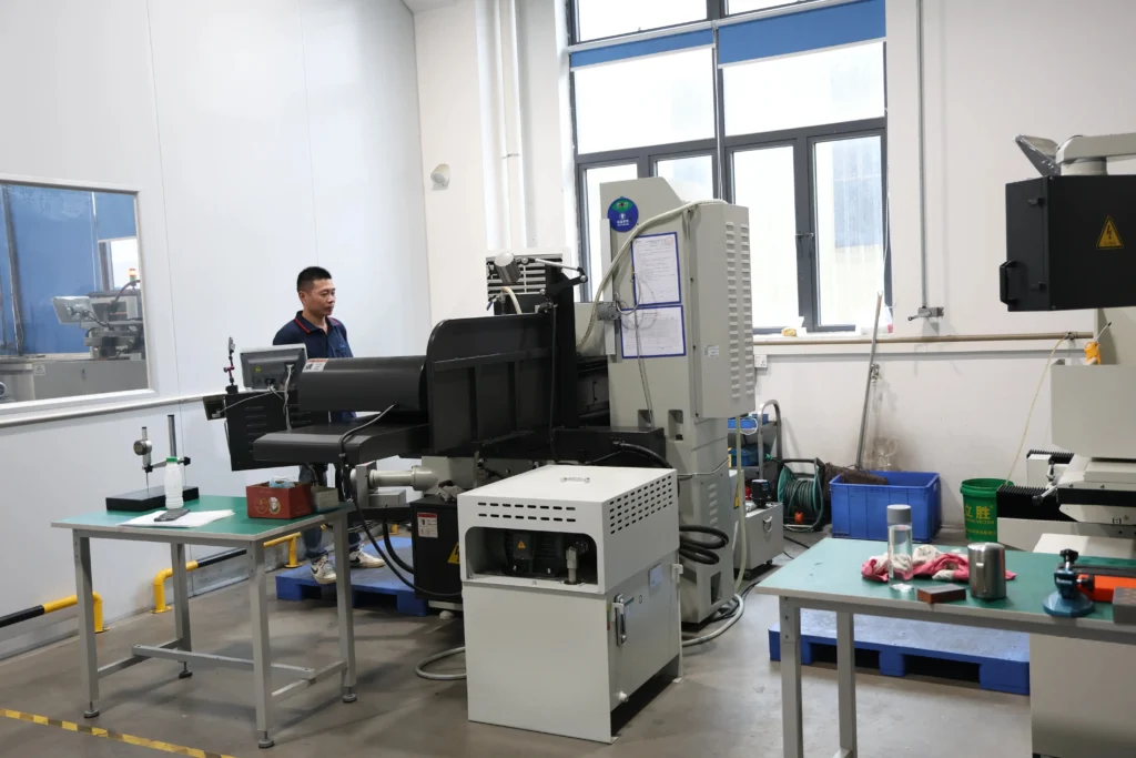 Water-cooled grinding machine at the VoltixC plant